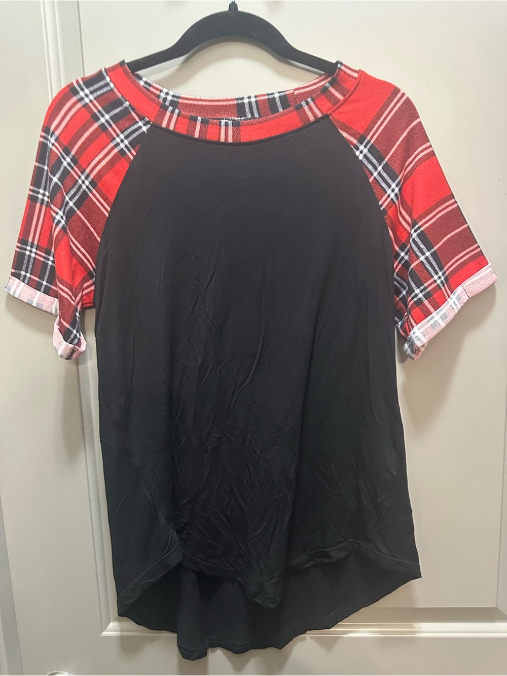 Amaryllis Size S Cotton Blend Tee EUC